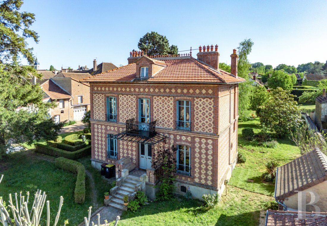 En Bourgogne, près de Chablis,  une maison de village du 19e siècle parée de briques - photo  n°28
